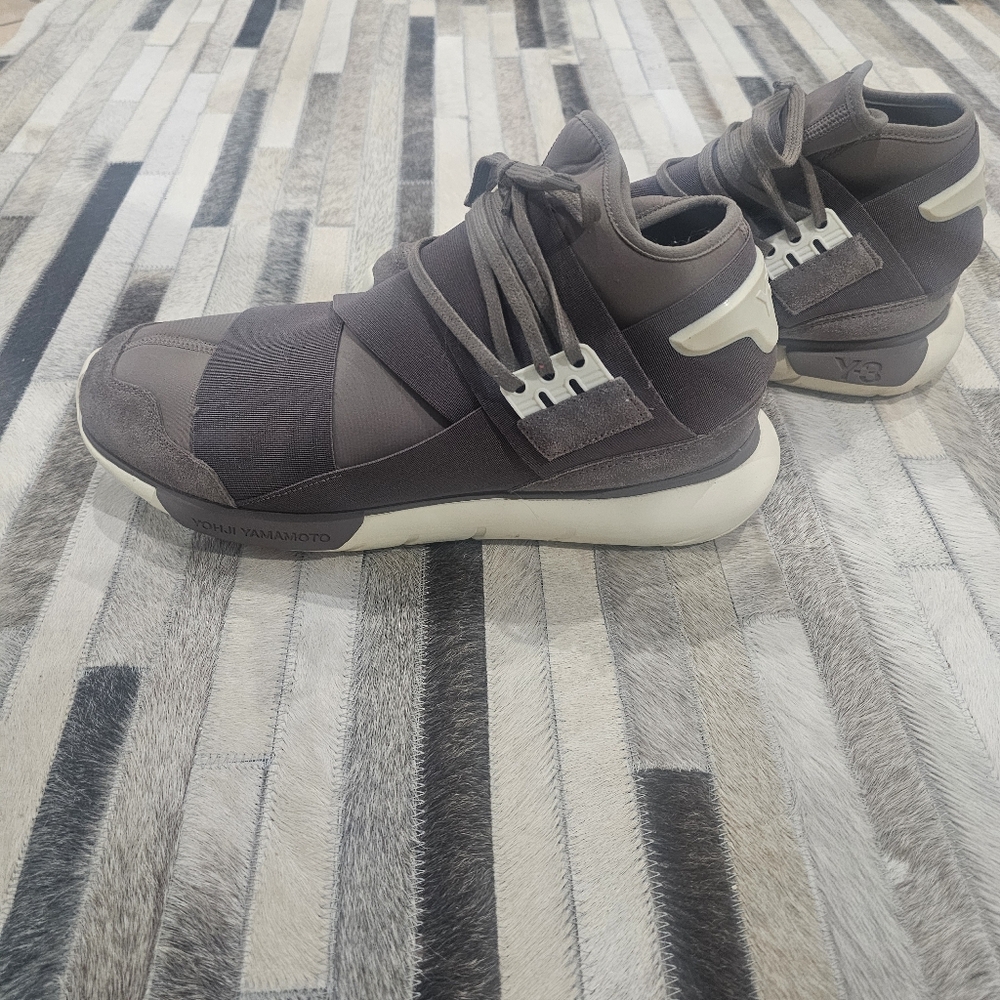 Y-3 Men's Dark Taupe/Beige High-Top Sneakers in EXCELLENT CONDITION. Worn Once